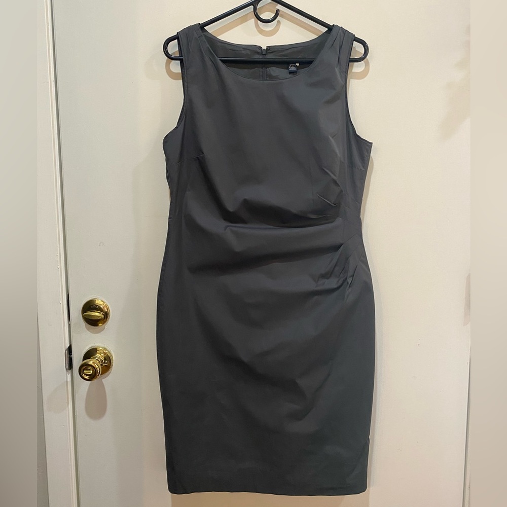 Banana Republic Gray Sheath Dress Size 12 Classic Design Excellent Condition